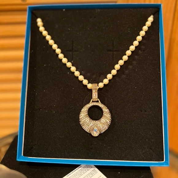 Heidi Daus White Pearl & Crystal Necklace/Bracelet Set 🤍💎 - Picture 4 of 13